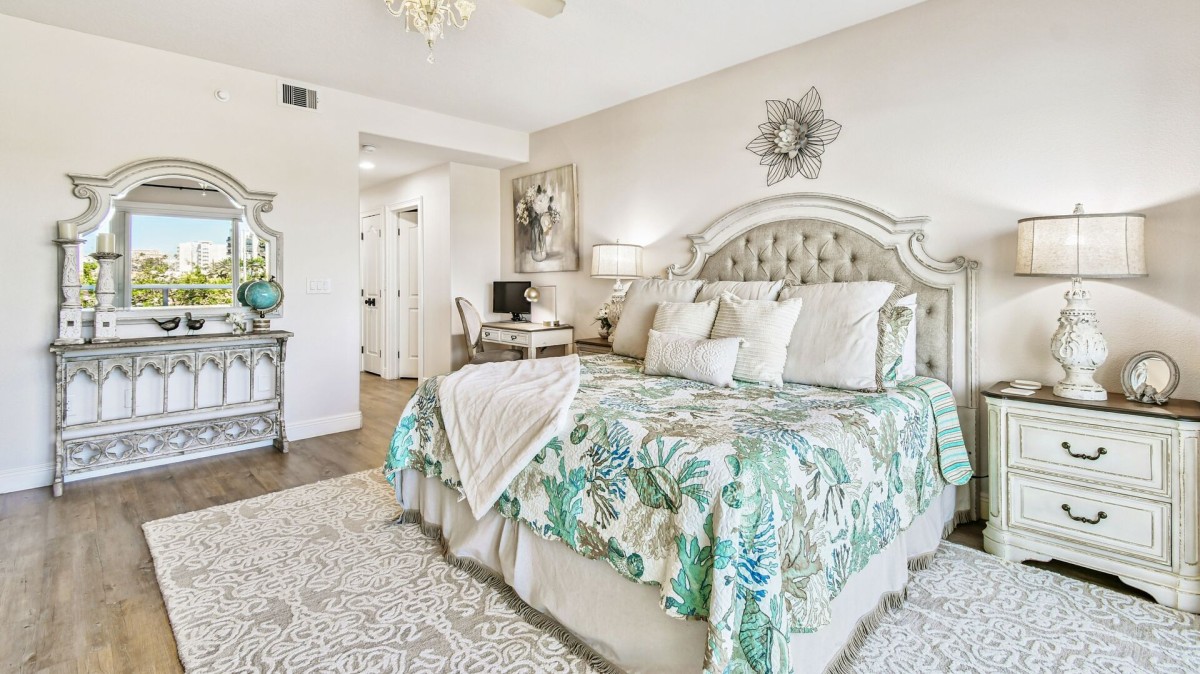 Jeff and Gina Properties - Sun West Palms 202 (SWP202) - Clearwater Beach - 3 Bedroom - 3 Bathroom - Bay Front - Waterfront