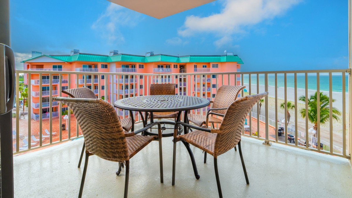 Jeff and Gina Properties - Beach Palms 404 (BCHP404) - Indian Shores - 3 Bedroom - 2 Bathroom - Gulf Coast - Waterfront - Beach Front